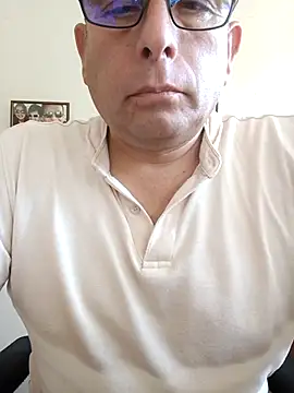 Snapshot of chicoguapo8 chatting on March 7, 8:39 pm chicoguapo8 online show from March 7, 8:39 pm