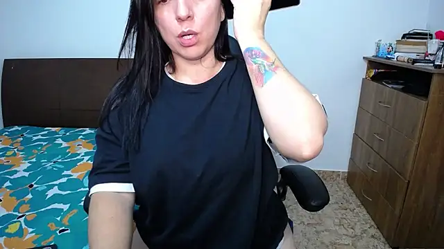 Snapshot of alexa_milsf chatting on October 22, 3:07 am alexa milsf online show from October 22, 3:07 am