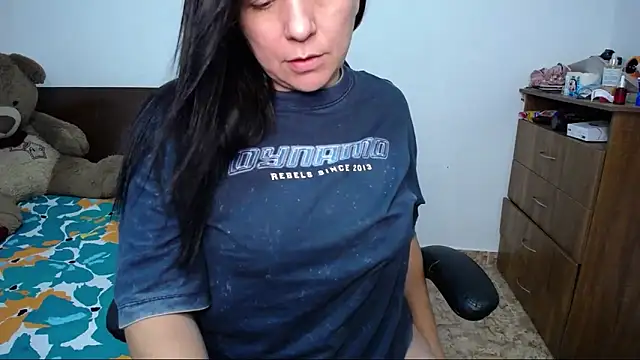 Snapshot of alexa_milsf chatting on December 3, 2:30 am alexa milsf online show from December 3, 2:30 am