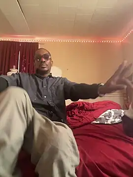 Makeyoucumallover online show from March 17, 1:58 pm