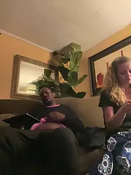 Makeyoucumallover online show from March 19, 4:16 am