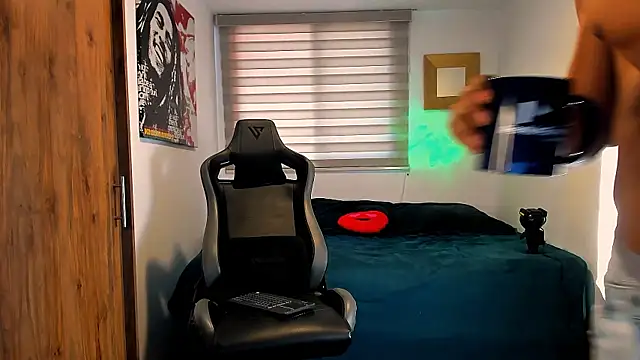 Liam V online show from January 30, 4:55 pm