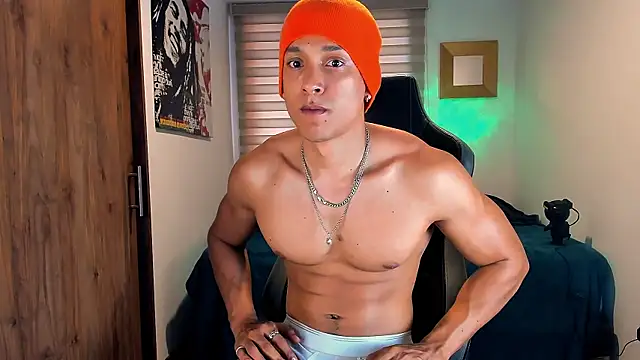 Liam V online show from February 3, 8:57 pm