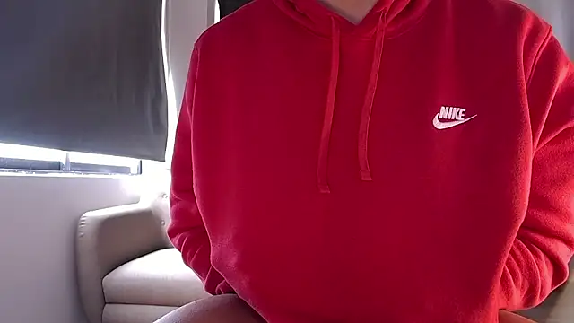 Snapshot of Liam_V chatting on February 19, 3:19 pm Liam V online show from February 19, 3:19 pm