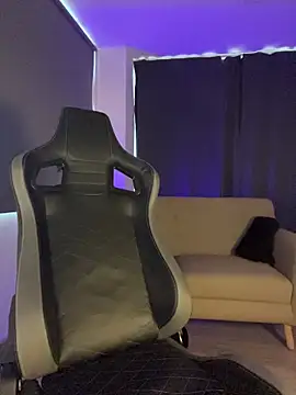 Snapshot of Liam_V chatting on March 8, 2:10 pm Liam V online show from March 8, 2:10 pm