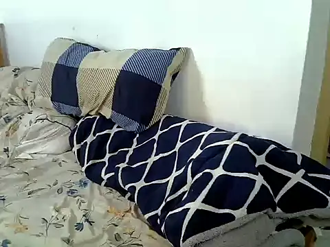 purplescarlet online show from June 14, 2:24 am