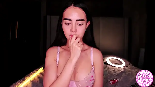 Snapshot of Lil_Gabby chatting on January 24, 9:49 am Lil Gabby online show from January 24, 9:49 am