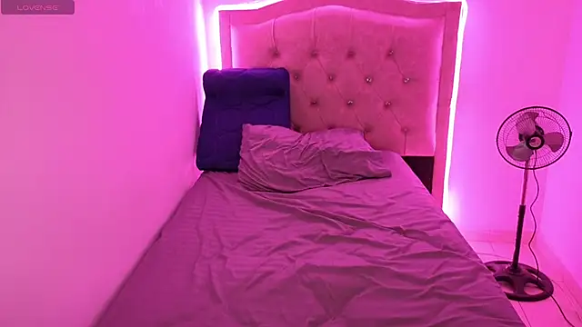 Nazlyy30 online show from September 25, 3:54 am