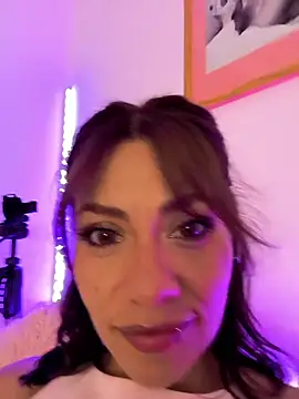 Snapshot of SamyJones9 chatting on December 14, 6:52 am SamyJones9 online show from December 14, 6:52 am