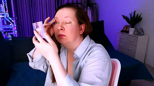 GoddessLara online show from January 1, 2:09 am