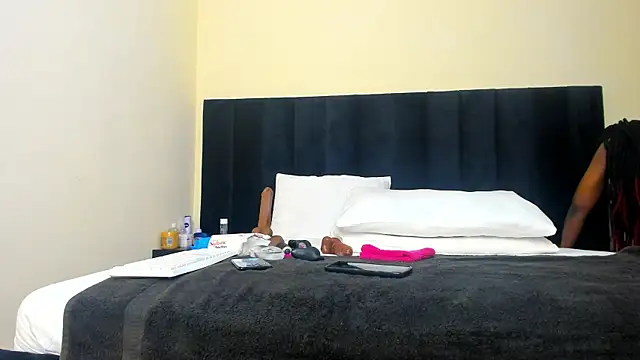 Naughty Linda online show from March 11, 3:59 am