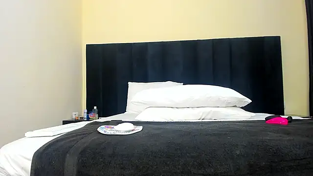 Naughty Linda online show from March 13, 4:27 am