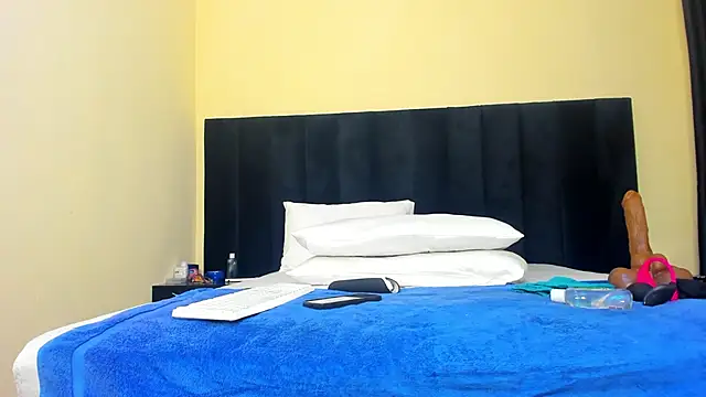 Naughty Linda online show from March 20, 4:07 am