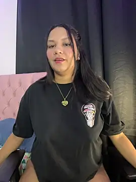 Snapshot of marc_and_ema chatting on February 9, 3:22 am marc and ema online show from February 9, 3:22 am