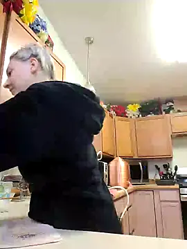 Snapshot of ScarletCallings420 chatting on December 12, 8:21 pm ScarletCallings420 online show from December 12, 8:21 pm