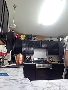 Snapshot of ScarletCallings420 chatting on December 21, 2:30 am ScarletCallings420 online show from December 21, 2:30 am