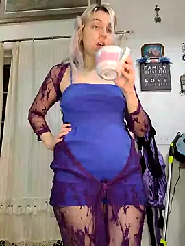 Snapshot of ScarletCallings420 chatting on January 1, 2:09 am ScarletCallings420 online show from January 1, 2:09 am