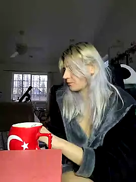 Snapshot of ScarletCallings420 chatting on January 24, 6:56 pm ScarletCallings420 online show from January 24, 6:56 pm