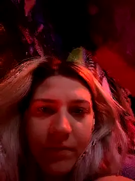 Snapshot of ScarletCallings420 chatting on February 9, 2:18 pm ScarletCallings420 online show from February 9, 2:18 pm