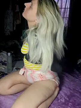 Snapshot of ScarletCallings420 chatting on February 23, 6:34 pm ScarletCallings420 online show from February 23, 6:34 pm