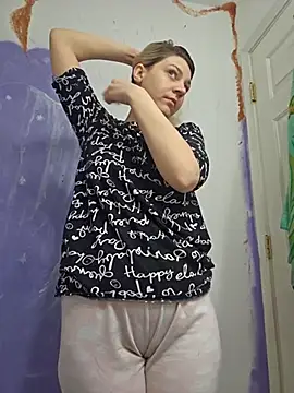 Snapshot of ScarletCallings420 chatting on February 28, 3:04 pm ScarletCallings420 online show from February 28, 3:04 pm