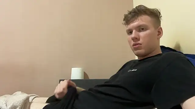 sexybooii6968 online show from October 24, 4:36 pm