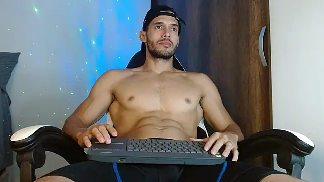 Noah jhonsonn online show from December 19, 11:39 am