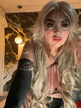 Snapshot of scarlett_sexx69 chatting on April 29, 11:47 am scarlett sexx69 online show from April 29, 11:47 am