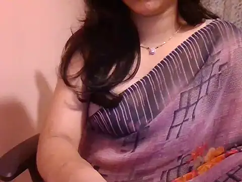 Snapshot of Pinky_4 chatting on January 6, 4:44 pm Pinky 4 online show from January 6, 4:44 pm