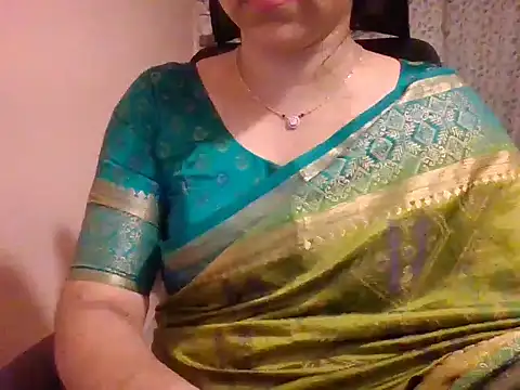 Snapshot of Pinky_4 chatting on February 1, 1:51 pm Pinky 4 online show from February 1, 1:51 pm