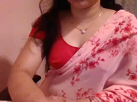 Snapshot of Pinky_4 chatting on February 6, 6:02 pm Pinky 4 online show from February 6, 6:02 pm