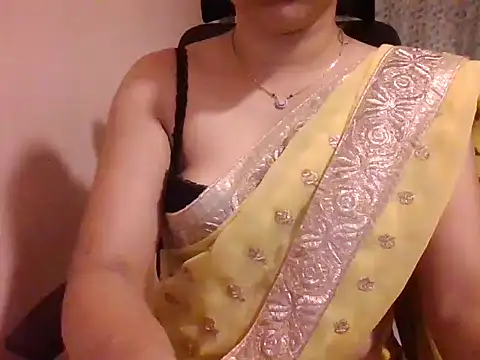 Snapshot of Pinky_4 chatting on February 19, 5:49 pm Pinky 4 online show from February 19, 5:49 pm