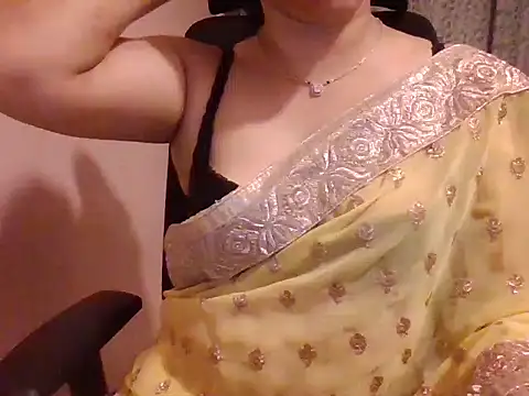 Snapshot of Pinky_4 chatting on March 9, 2:10 pm Pinky 4 online show from March 9, 2:10 pm
