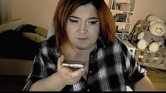 Snapshot of Vi-Vixen chatting on December 12, 8:25 am Vi-Vixen online show from December 12, 8:25 am