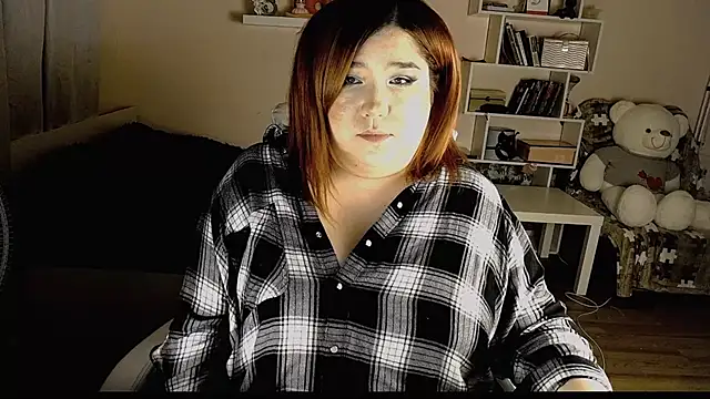 Snapshot of Vi-Vixen chatting on February 6, 11:37 pm Vi-Vixen online show from February 6, 11:37 pm