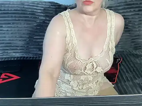 milaja online show from October 26, 8:09 am