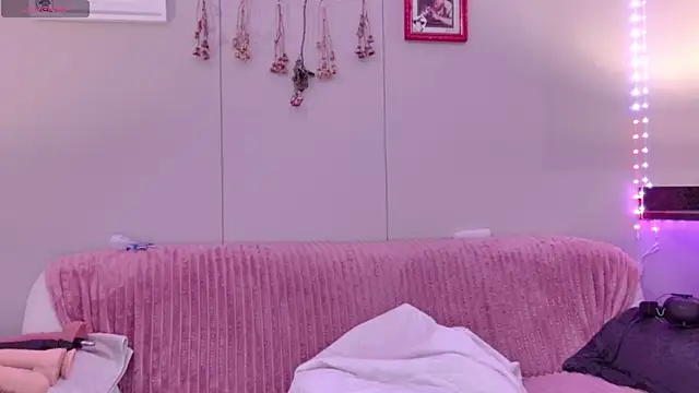 Snapshot of ScarletCarnal chatting on November 16, 9:09 pm ScarletCarnal online show from November 16, 9:09 pm