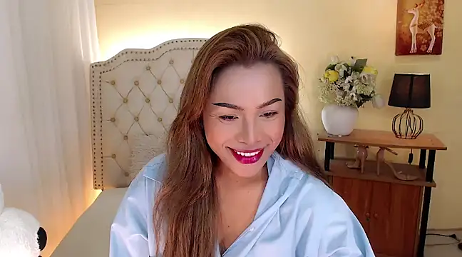DreamLADYBOY online show from January 6, 1:20 am