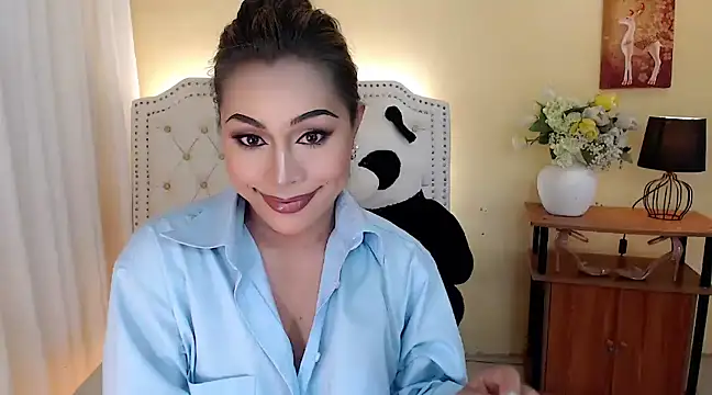 DreamLADYBOY online show from March 16, 11:57 pm