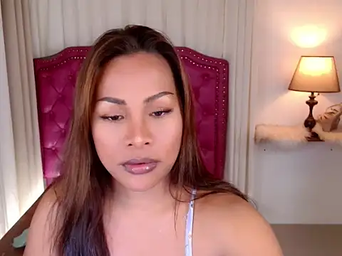 Snapshot of DreamLADYBOY chatting on October 9, 1:03 am DreamLADYBOY online show from October 9, 1:03 am