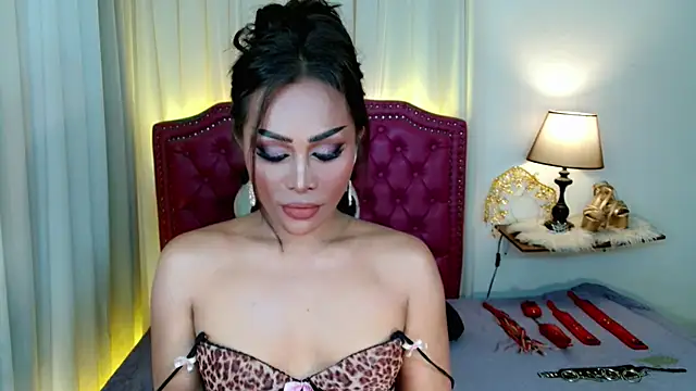 DreamLADYBOY online show from June 5, 6:52 am