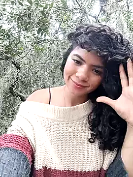 Simone Miller online show from December 20, 9:50 pm