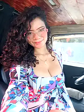 Simone Miller online show from December 29, 2:42 pm