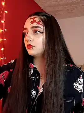 IvonneT online show from October 31, 3:51 am