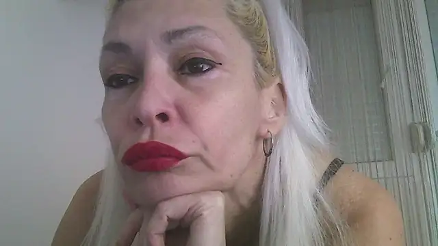 Snapshot of EvaaMina chatting on January 1, 3:35 pm EvaaMina online show from January 1, 3:35 pm