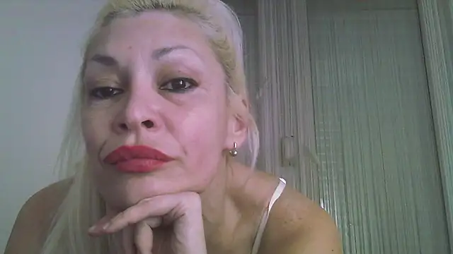 Snapshot of EvaaMina chatting on February 3, 6:17 pm EvaaMina online show from February 3, 6:17 pm