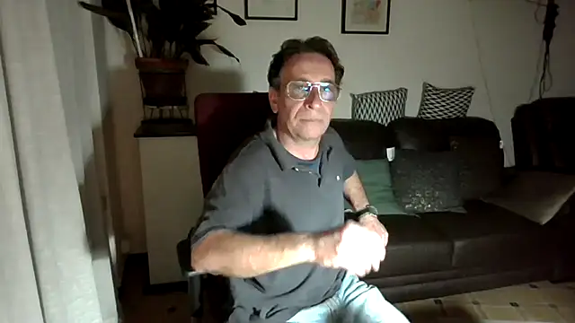 Snapshot of HETEREOMAN chatting on October 18, 7:03 pm HETEREOMAN online show from October 18, 7:03 pm