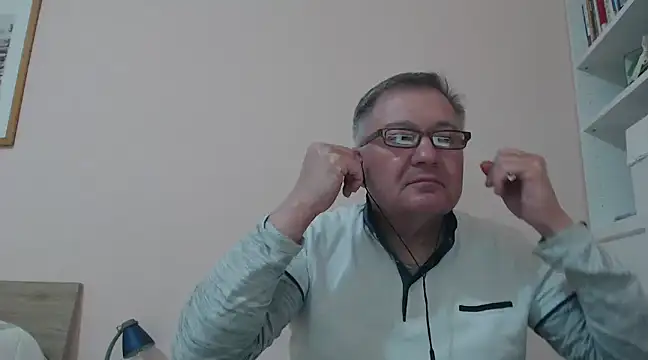 YOU6me online show from December 6, 5:33 pm