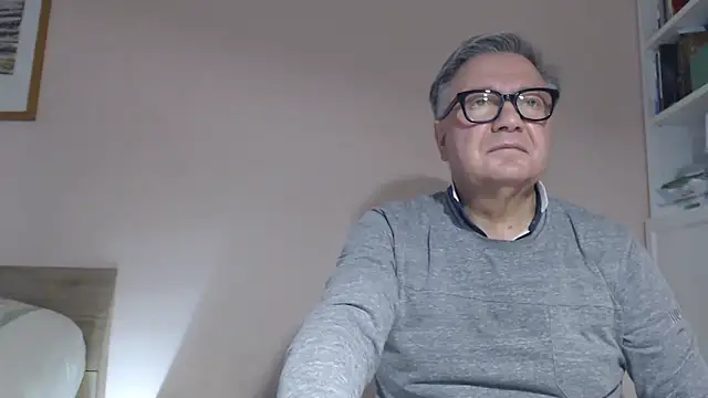 Snapshot of YOU6me chatting on February 22, 4:38 pm YOU6me online show from February 22, 4:38 pm