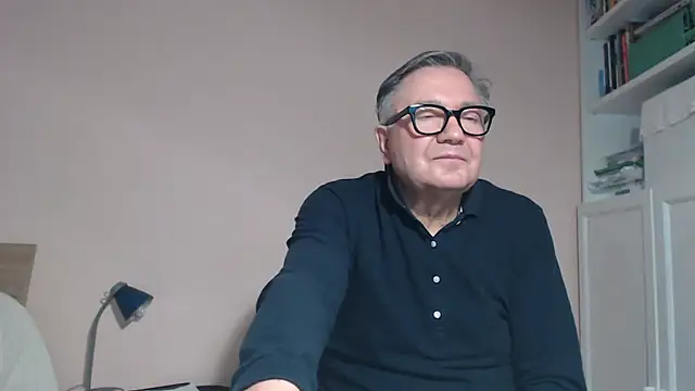 Snapshot of YOU6me chatting on March 15, 4:57 pm YOU6me online show from March 15, 4:57 pm